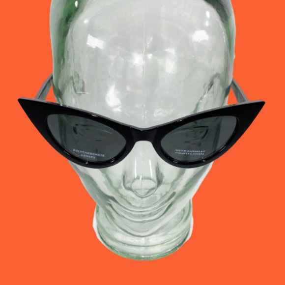 Accessories - Trendy Black Cat Eye Pin Up Glamour Sunglasses